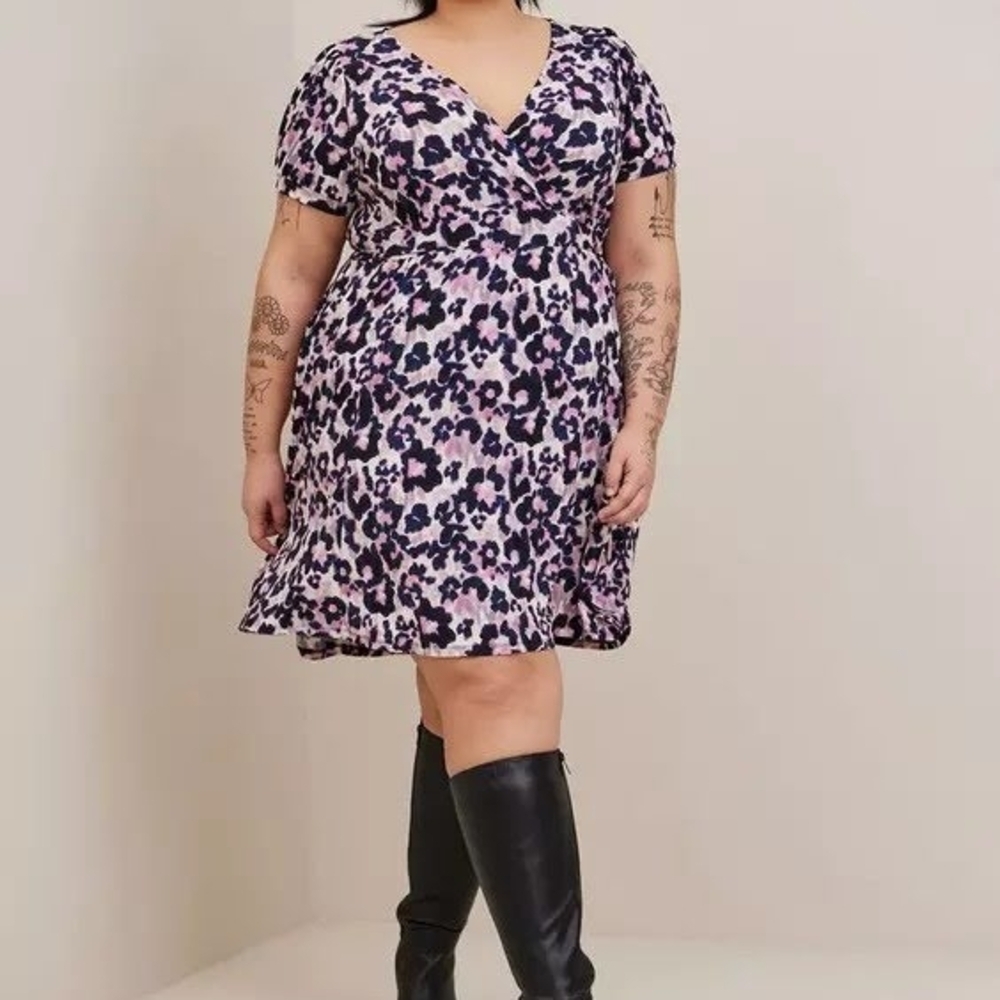 Torrid Studio Knit Cheetah Print Dress – Surplice Neck Puff Sleeve Pockets Size2